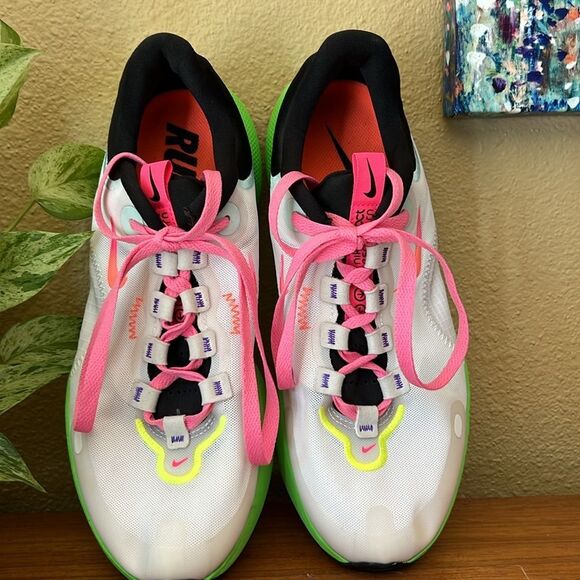 EUC Nike Shoes React Escape rn Running 10.5 - Picture 4 of 16